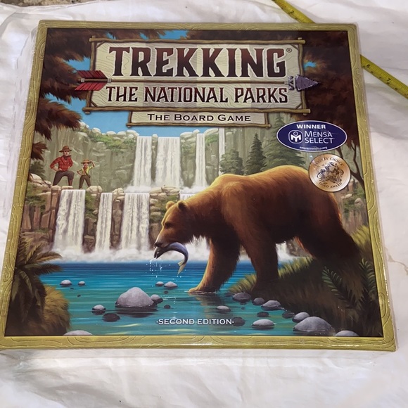 NIB Underdog Games Trekking The National Parks: The Board Game - Picture 2 of 6